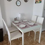 Floor Punta Prima 아파트